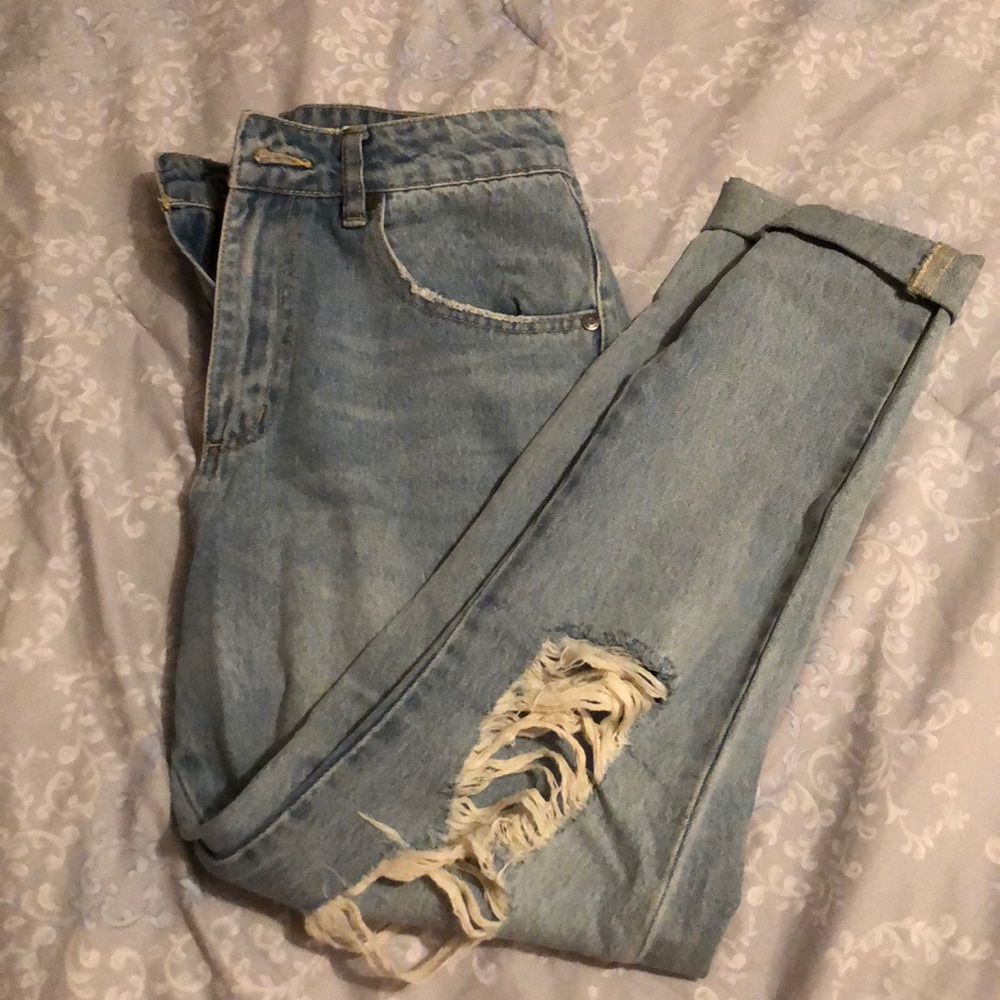 High waisted holy jeans